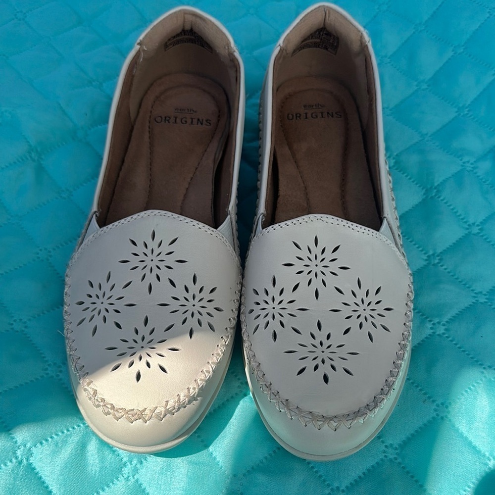 Earth Origins White Slip-On Flats with Cutout Design